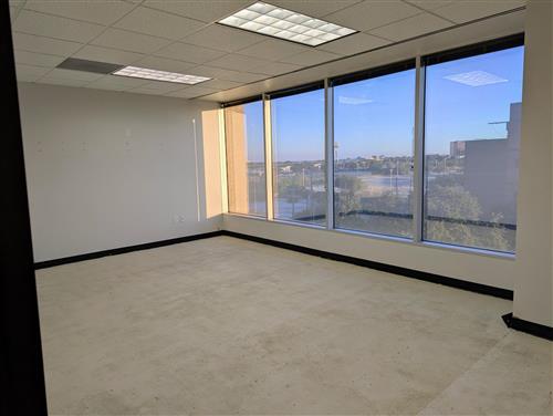 13601 Preston Rd - 168xW0425-sm