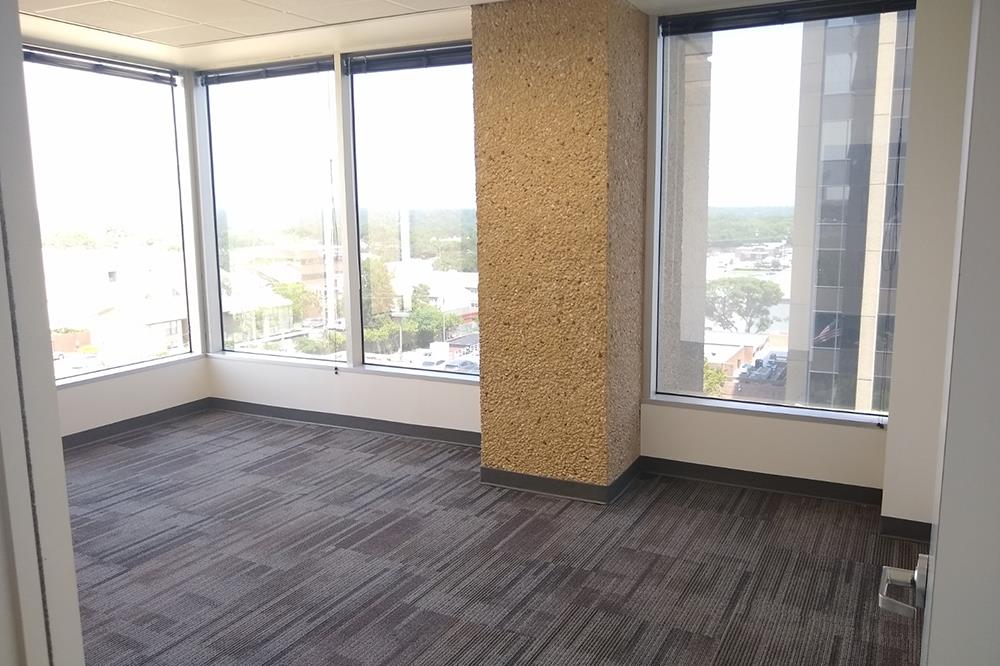 13601 Preston Rd - 168xW0505-sm