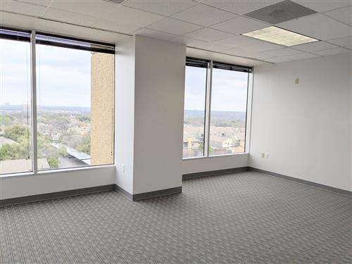 13601 Preston Rd - 168xW0645-sm