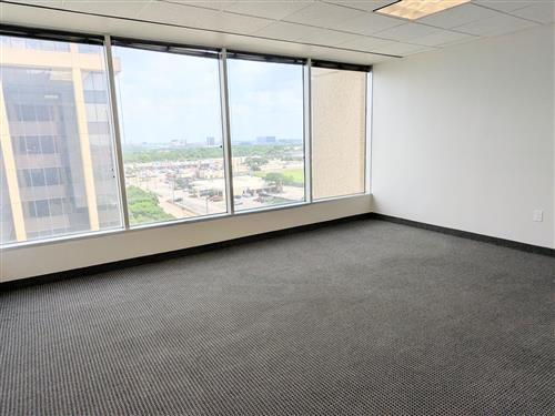 13601 Preston Rd - 168xW0706-sm