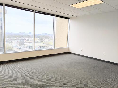 13601 Preston Rd - 168xW0706-sm