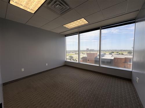 13601 Preston Rd - 168xW0720-sm