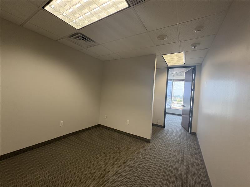 13601 Preston Rd - 168xW0730-sm