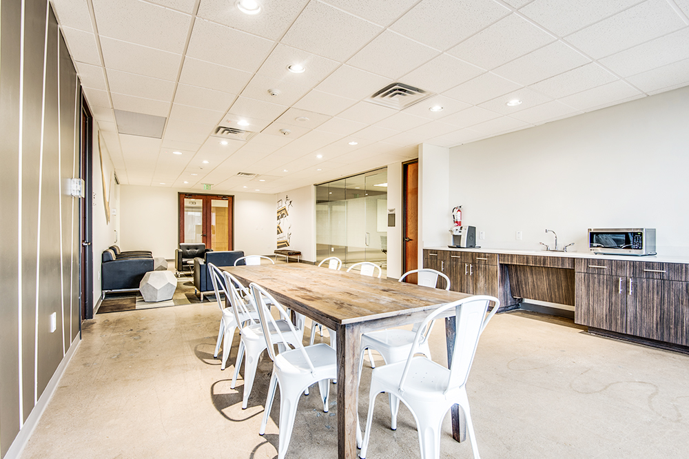 13601 Preston Rd - 168xW0744-sm