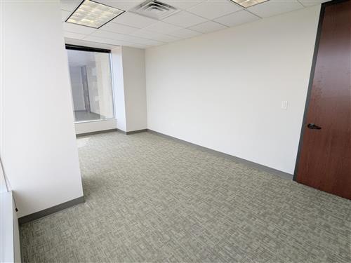 13601 Preston Rd - 168xW0788-sm