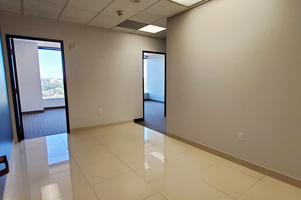 13601 Preston Rd - 168xW0830-sm