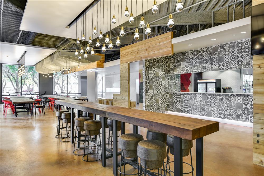 property with office space for rent at 1910 Pacific Ave, Dallas, TX 75201, USA