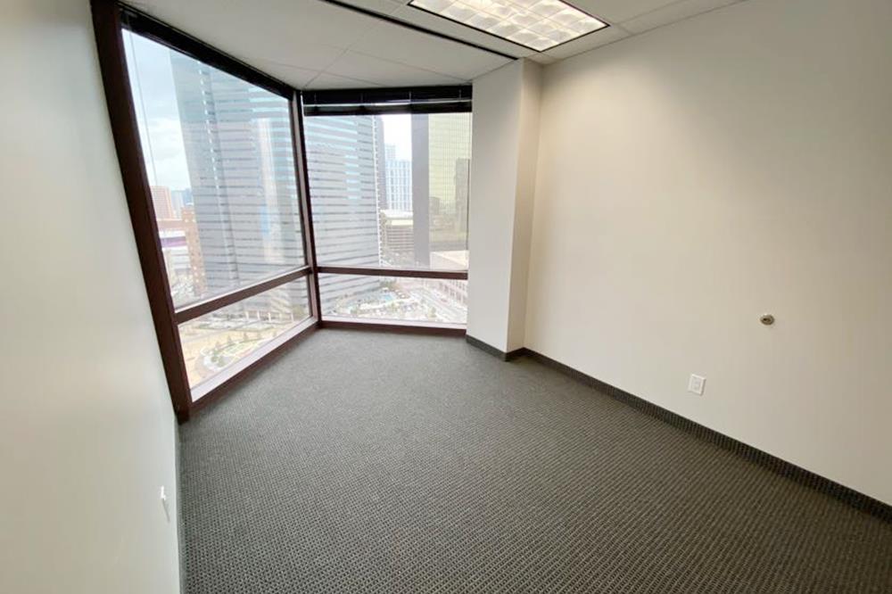 property with office space for rent at 14200, 1910 Pacific Ave, Dallas, TX 75201, USA