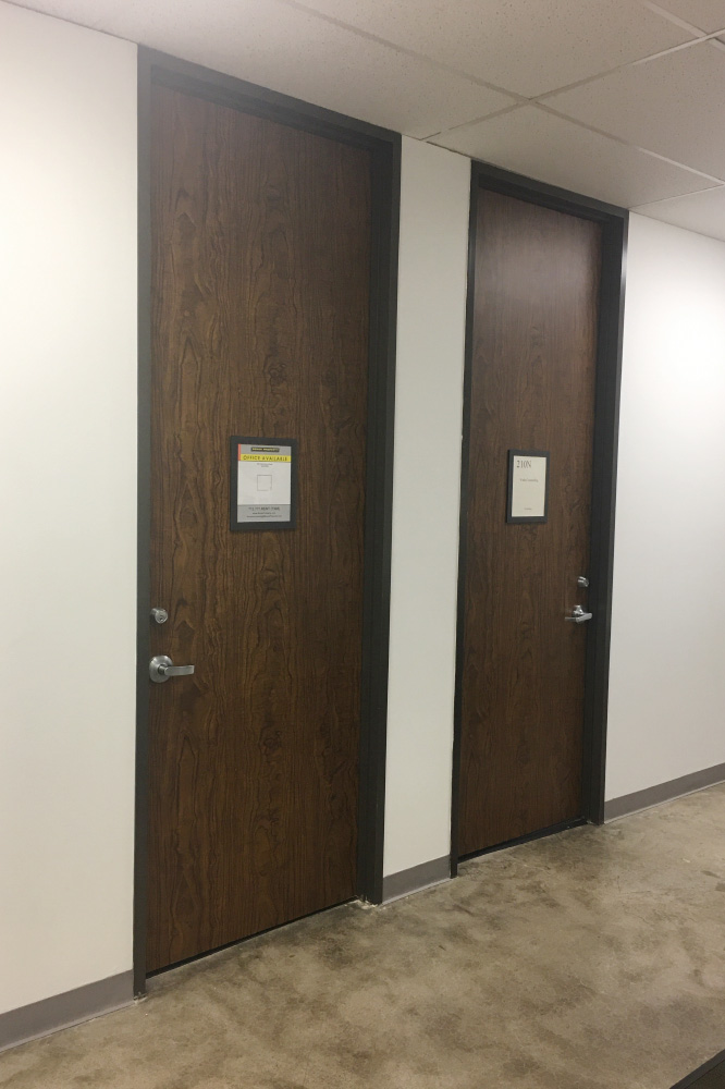 1-UI208Nx18.jpg