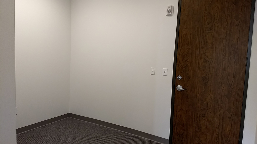 1-UI220Nx18.jpg