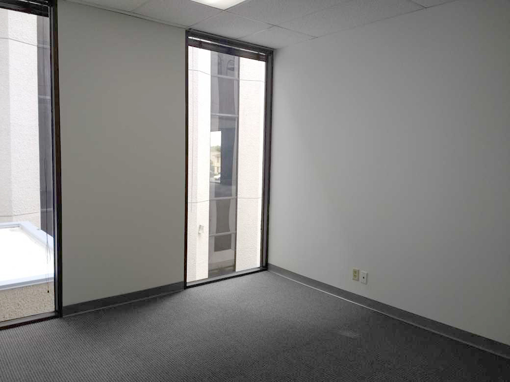6201 Bonhomme Road - 18x290N-K-sm