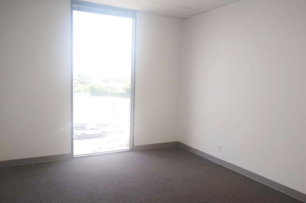 6201 Bonhomme Road - 18x365N-H-sm