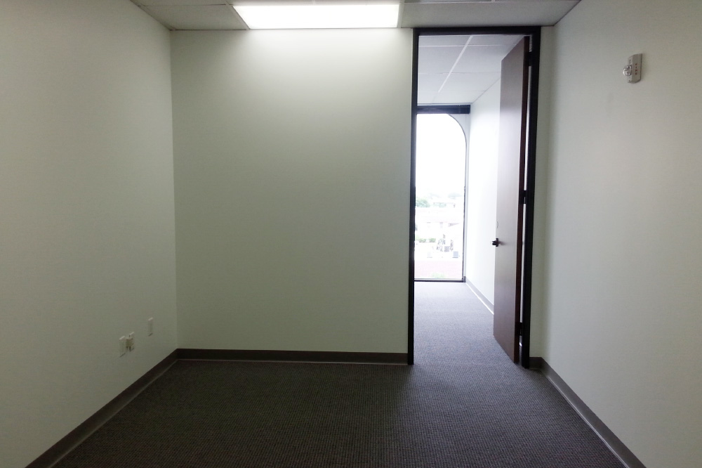 6201 Bonhomme Road - 18x432S-sm