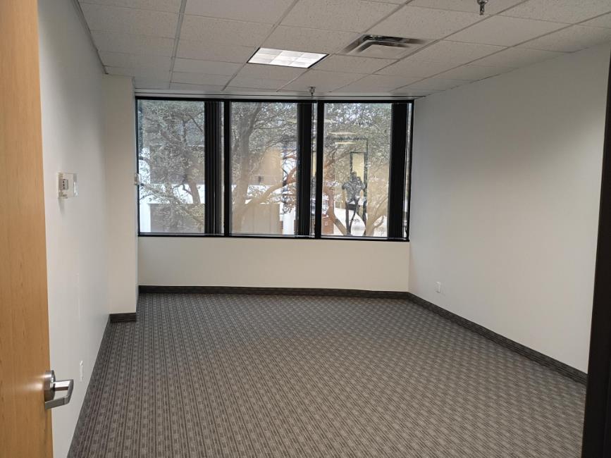 8330-8360 Lyndon B Johnson Fwy - 180xA200-sm