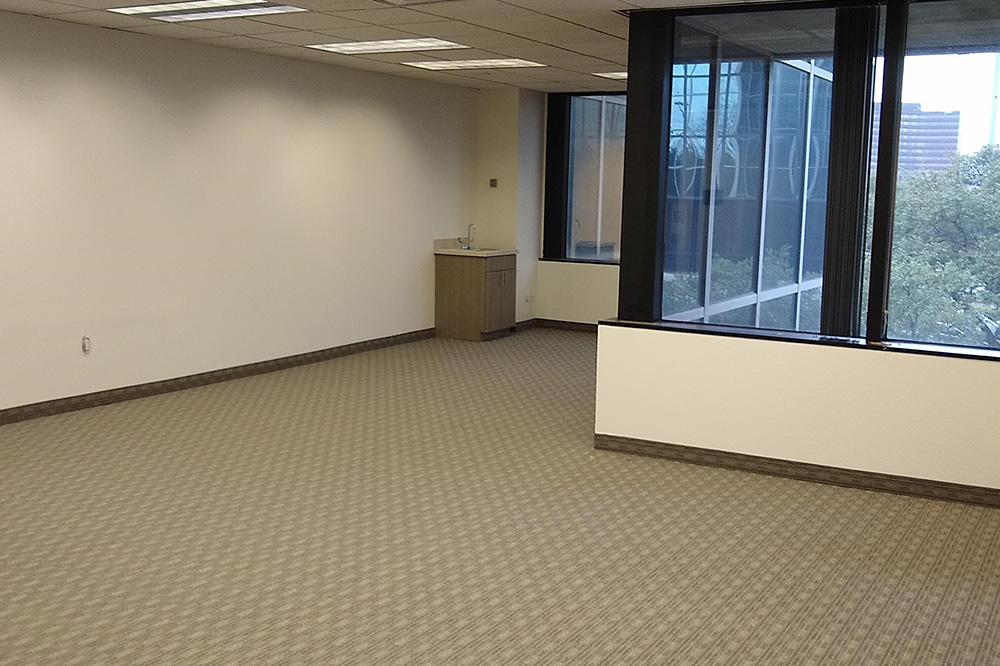 8330-8360 Lyndon B Johnson Fwy - 180xA235-sm