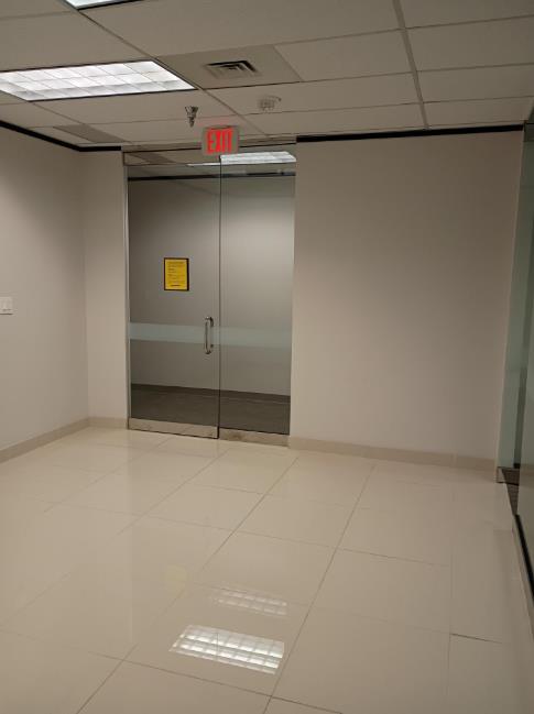 8330-8360 Lyndon B Johnson Fwy - 180xB1187-sm