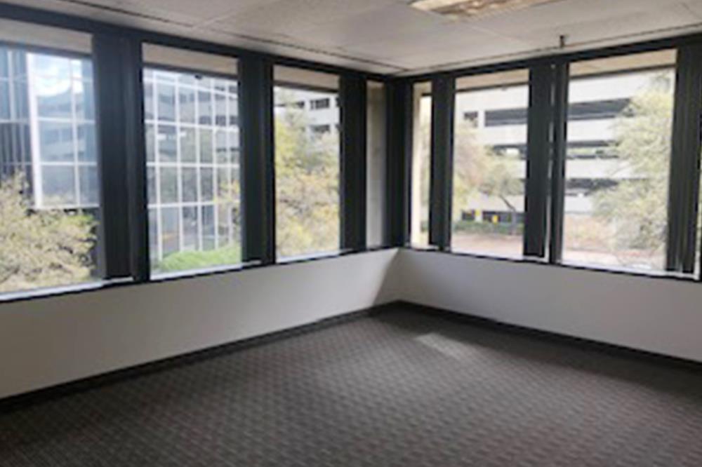 8330-8360 Lyndon B Johnson Fwy - 180xB255-sm