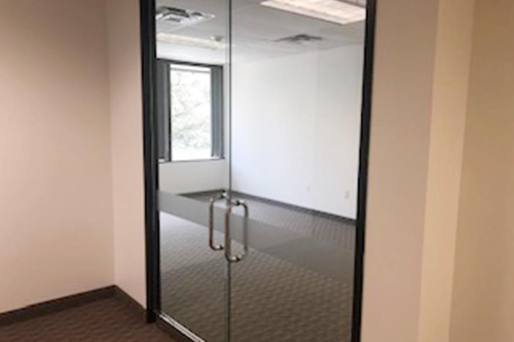 8330-8360 Lyndon B Johnson Fwy - 180xB255-sm