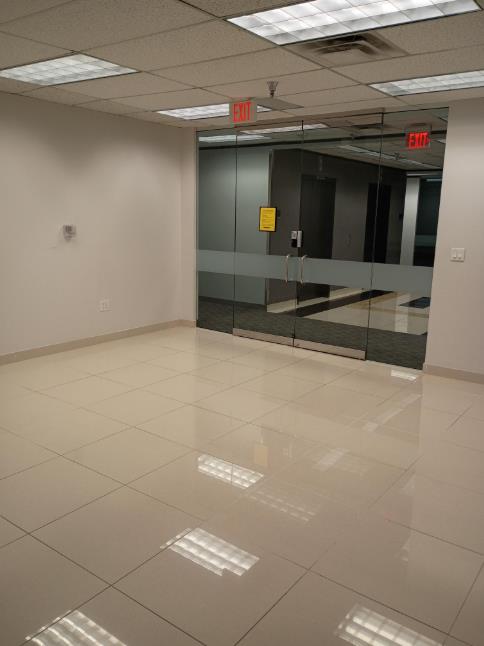 8330-8360 Lyndon B Johnson Fwy - 180xB550-sm