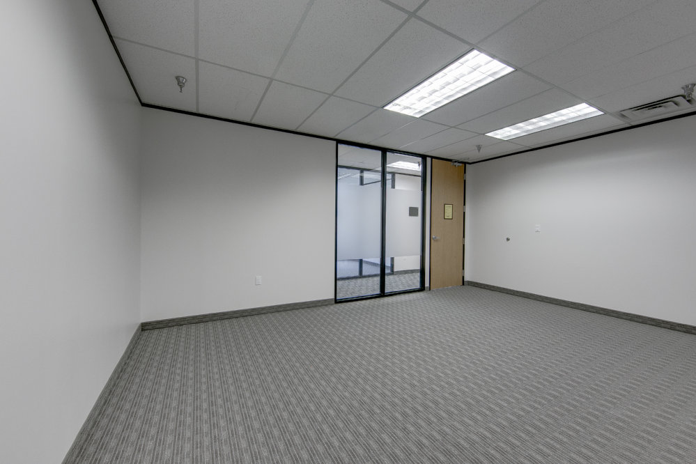 1-UIB615x180.jpg