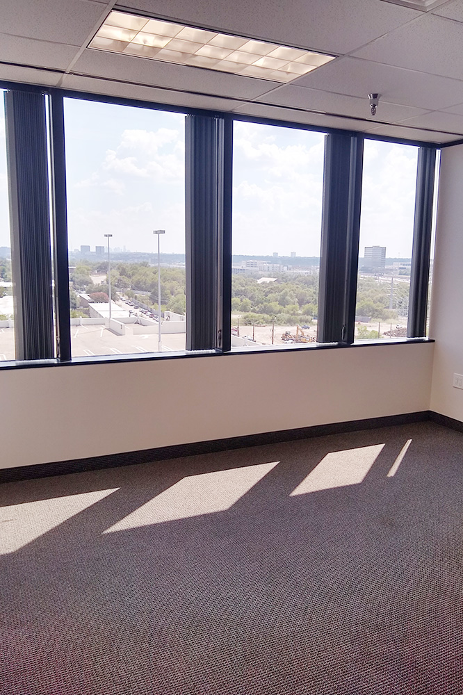 8330-8360 Lyndon B Johnson Fwy - 180xB733-sm