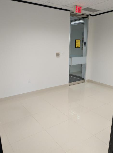 8330-8360 Lyndon B Johnson Fwy - 180xB920-sm