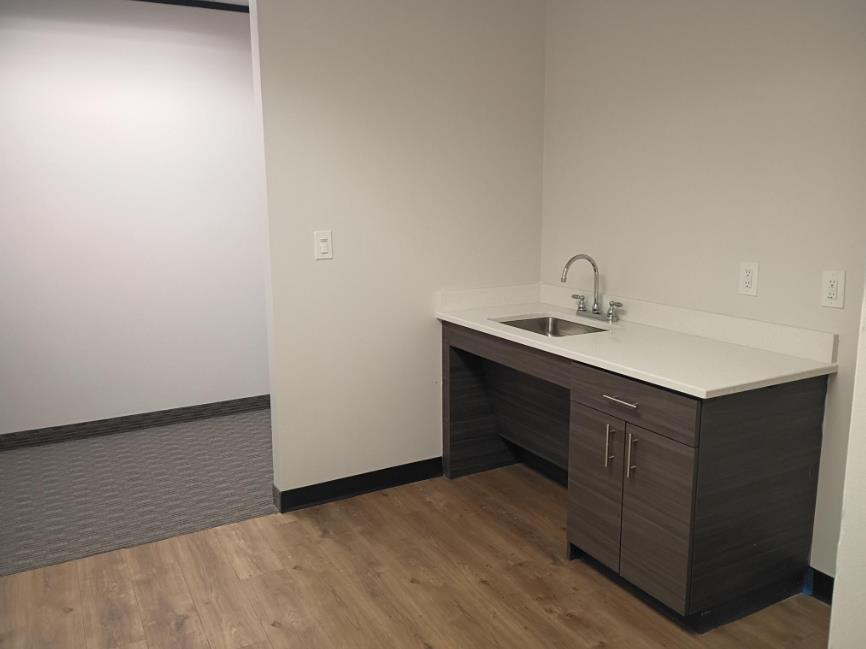 8330-8360 Lyndon B Johnson Fwy - 180xB935-sm