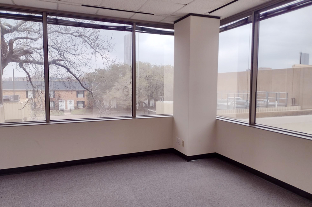 2401 Fountain View Dr - 1941x220-sm