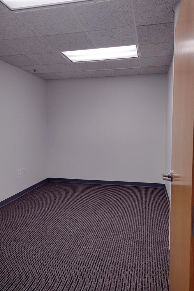 property with office space for rent at 305, 75 Executive Drive, Aurora, IL 60504, USA