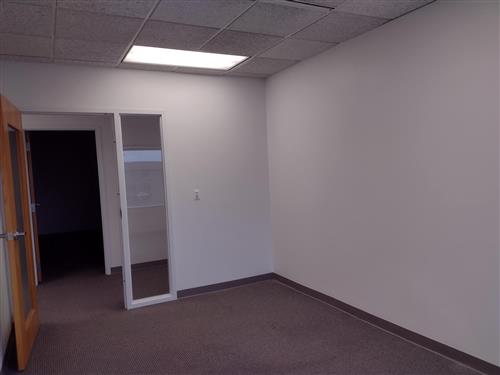 75 Executive Drive - 198x313D-sm