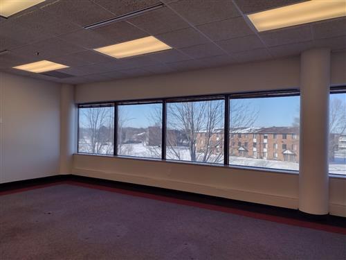 75 Executive Drive - 198x313E-sm