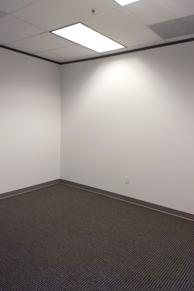 2-077008Office-215-2.jpg