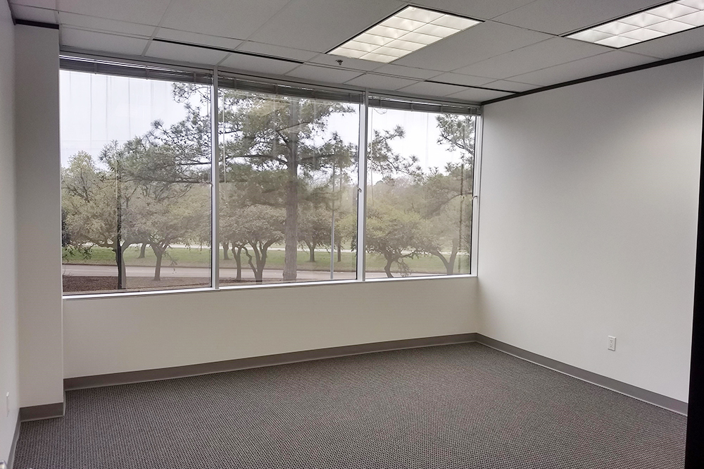 3-077008Office-215-3.jpg