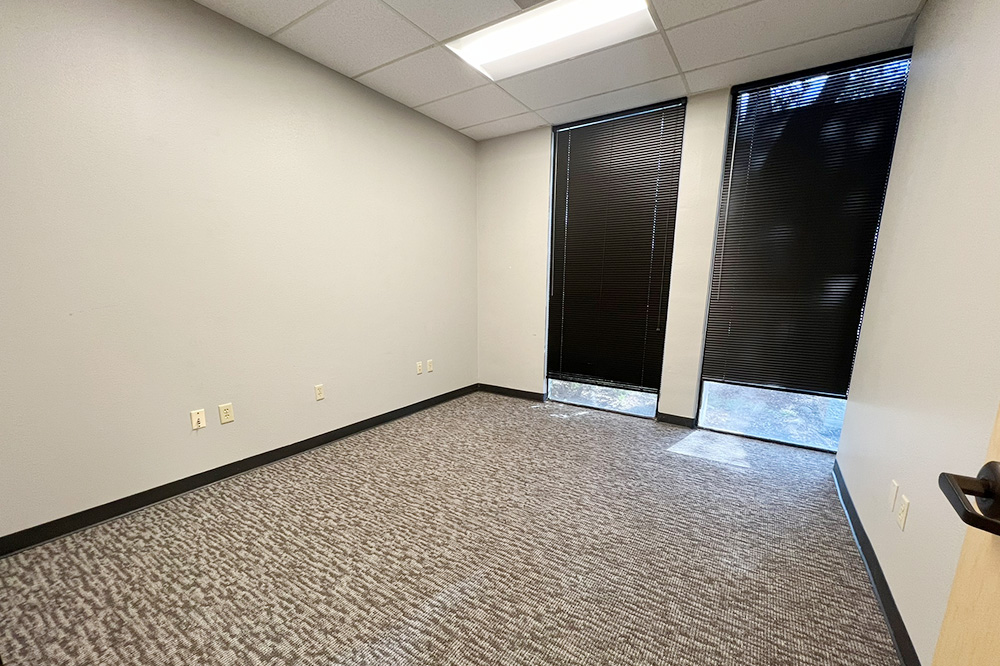 4100 E Piedras Dr - 2105x101.01-sm