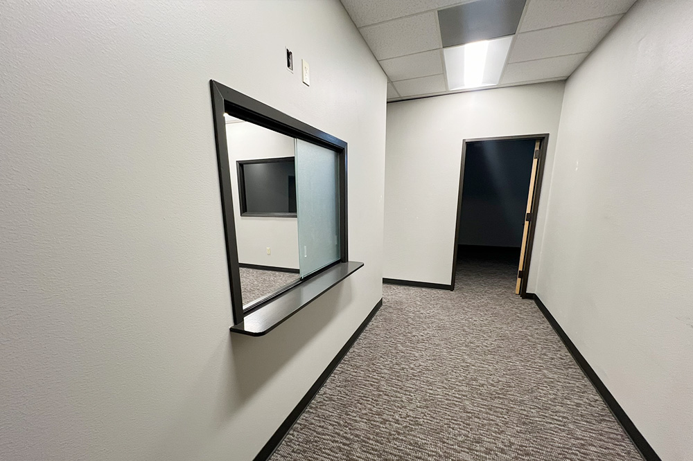 1-UI101x2105.jpg