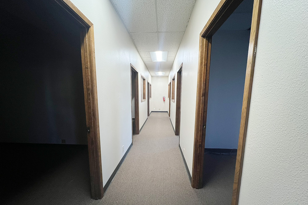 4243 E Piedras Dr - 2111x140.01-sm