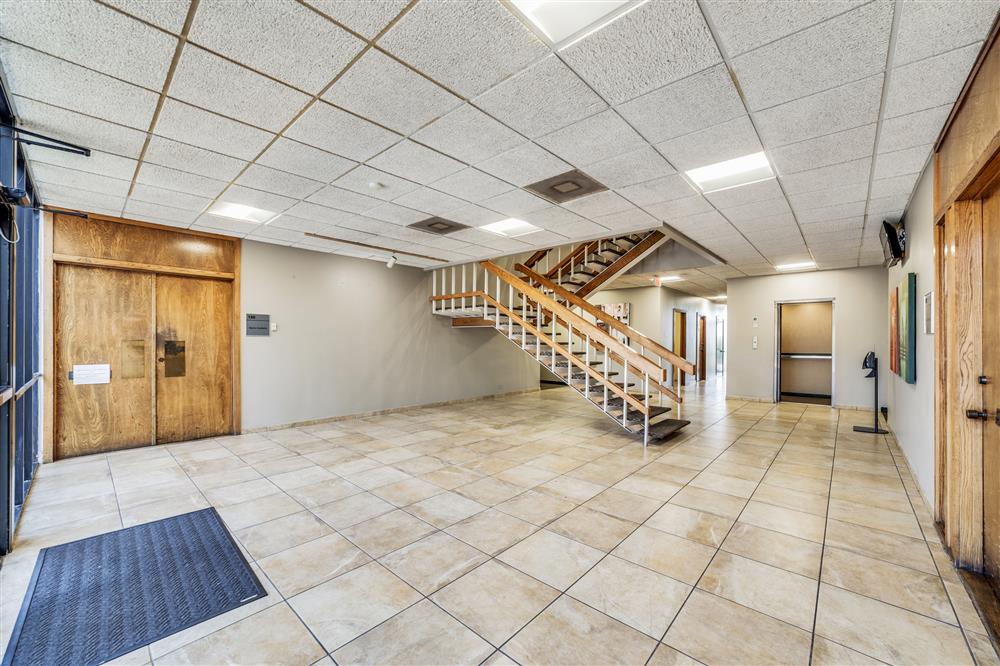 property with office space for rent at 4203 Woodcock Dr, San Antonio, TX 78228, USA