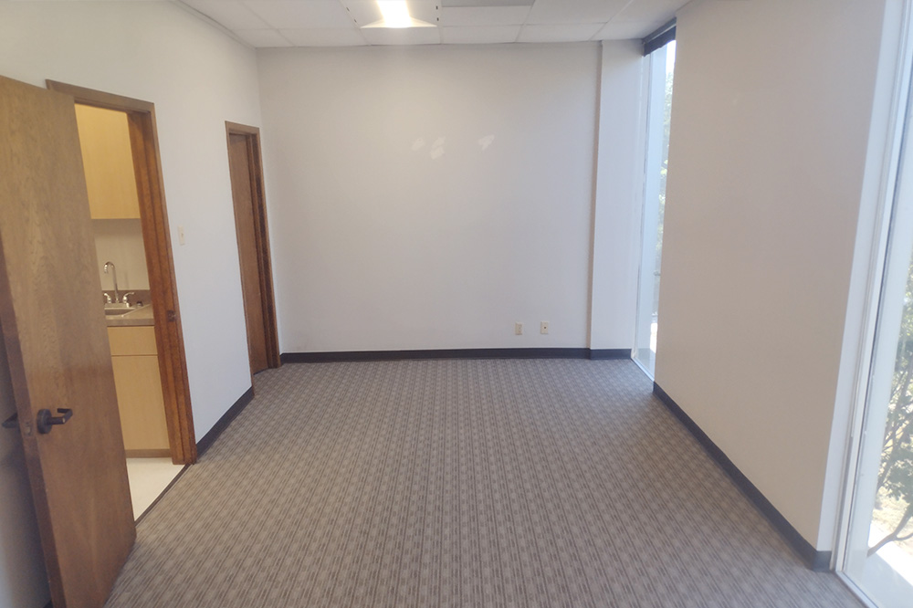 4203 Woodcock Dr - 2112x206-sm