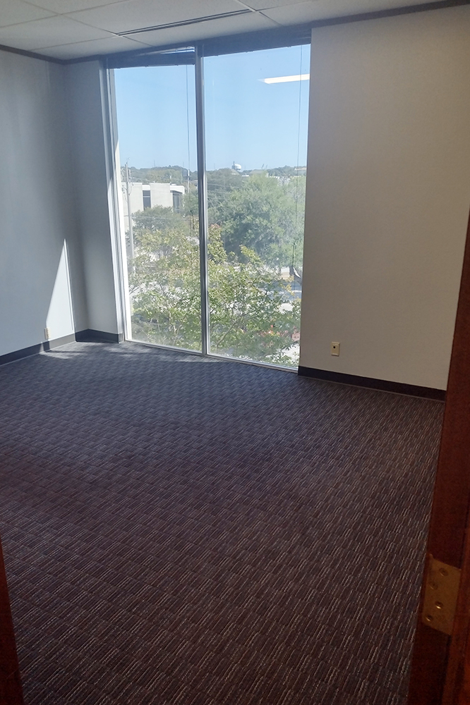 4203 Woodcock Dr - 2112x216-sm