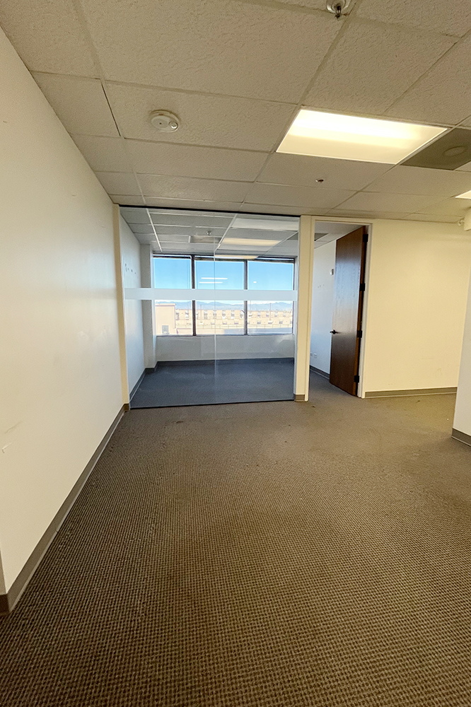 2821-2851 South Parker Road - 212x1-0250-sm