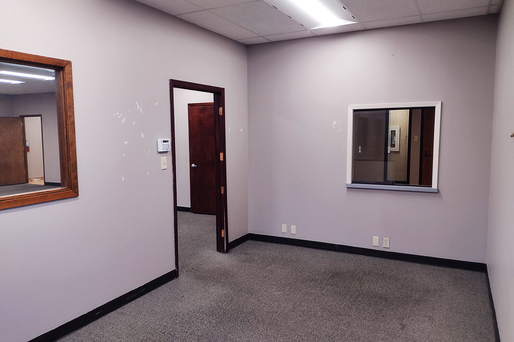 4242 Woodcock Dr - 2120x202-sm