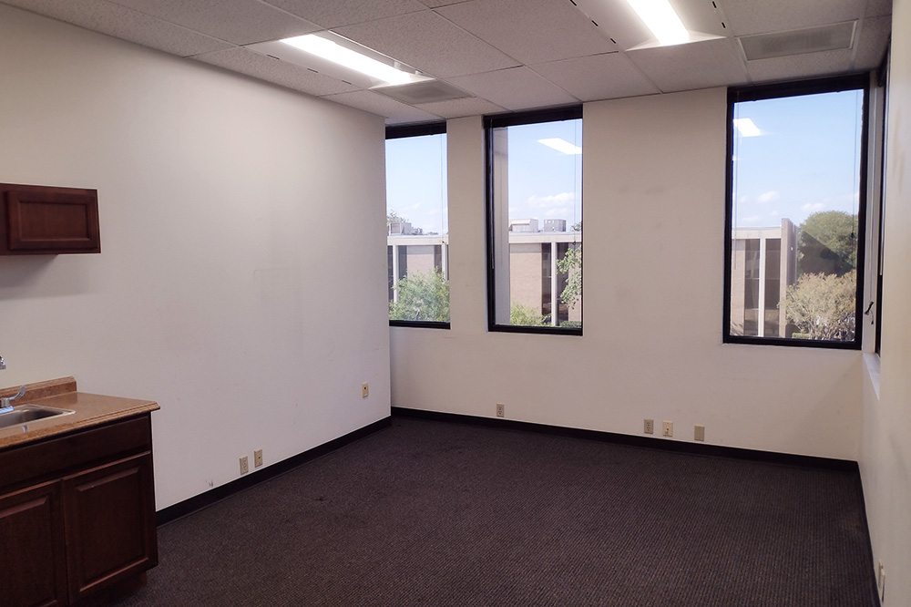 4242 Woodcock Dr - 2120x208-sm