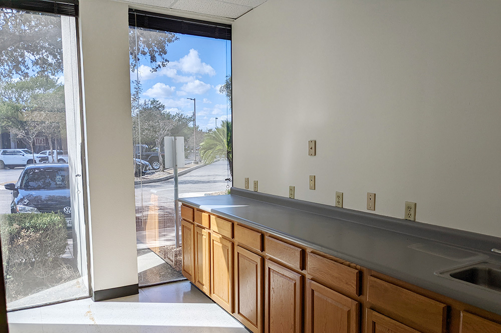 4241 Woodcock Dr - 2123xA125-sm