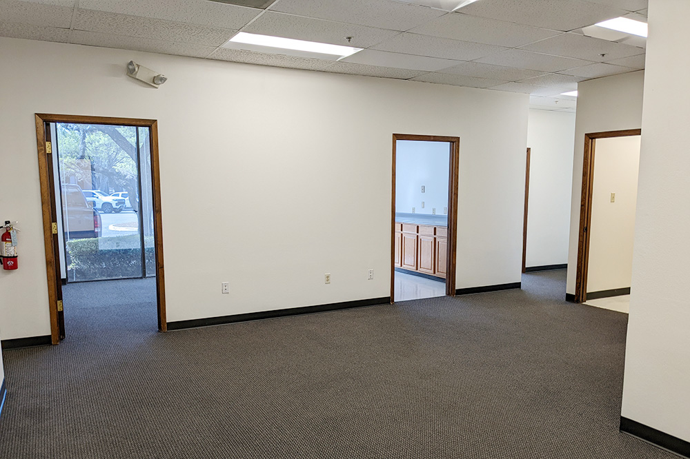 4241 Woodcock Dr - 2123xA125-sm