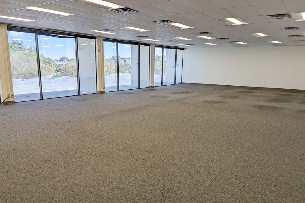 4241 Woodcock Dr - 2123xA200-sm