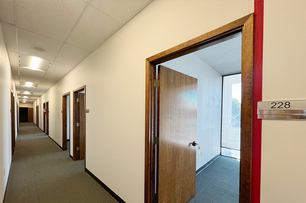 4241 Woodcock Dr - 2123xB202-sm