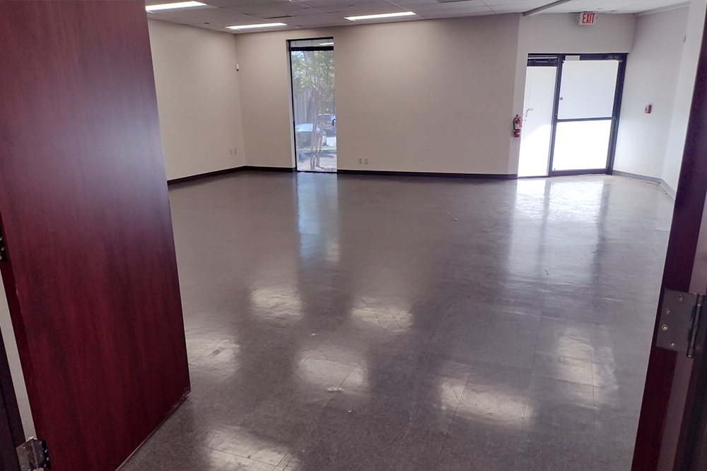 4241 Woodcock Dr - 2123xC100-sm