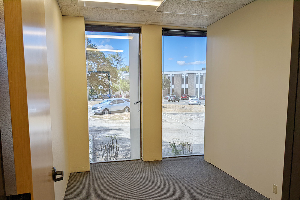2-UIC110x2123.jpg
