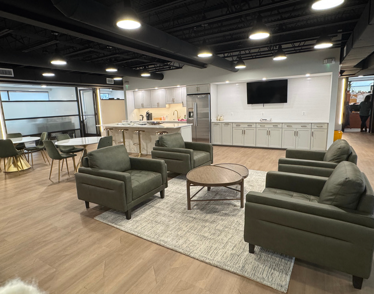 property with office space for rent at 1001 Baltimore Pike, Springfield, PA 19064, USA