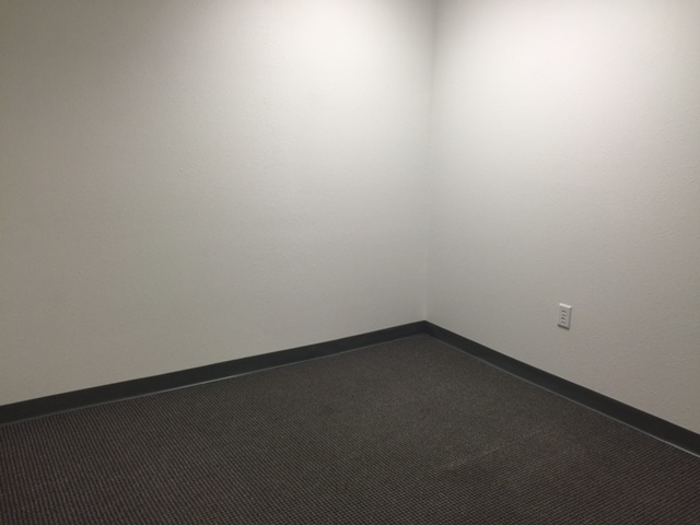 3-UIC216x221.jpg